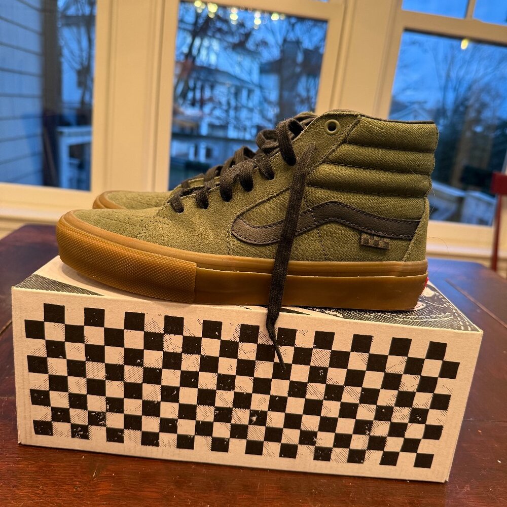 Vans "Off The Wall" Skate Sk8-Hi (Green/Gum)
